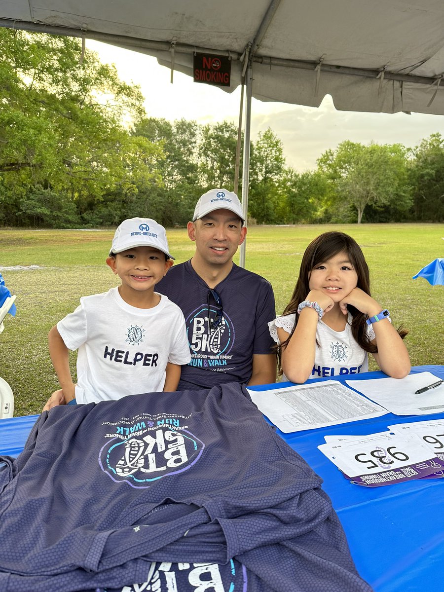 hiendliu1's tweet photo. Fun morning with the Moffitt N-O Brainers at the 2023 #bt5k supporting @theABTA, raising #braintumorawareness! @MoffittNews @JamesKCLiu @DrVogelbaum https://t.co/mvrifT8nLR