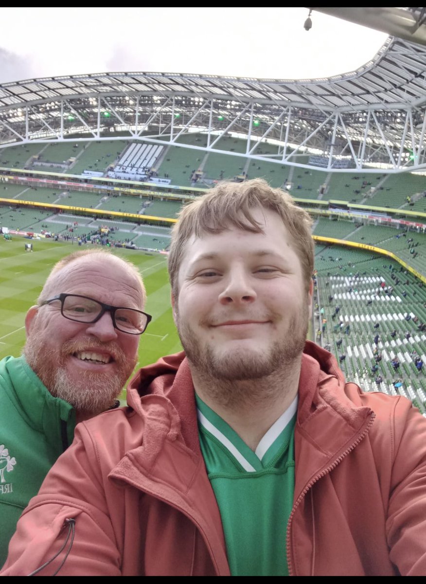 bagsofbounce's tweet photo. #shouldertoshoulder https://t.co/YTIxRifbbK