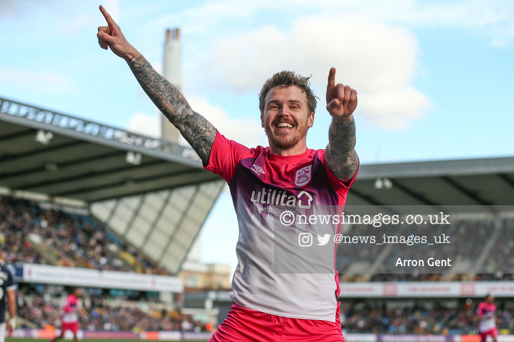Danny Ward #25 of Huddersfield Town celebrates his goal to make it 0-1 during the Sky Bet Championship match Millwall vs Huddersfield …
<a href="/MillwallFC/">Millwall FC</a> #Millwall
<a href="/htafc/">Huddersfield Town</a> #htafc
#Skybetchamp <a href="/EFL/">EFL</a>
<a href="/AJGPhotographer/">Arron Gent</a>
Sales - pictures@newsimages.co.uk