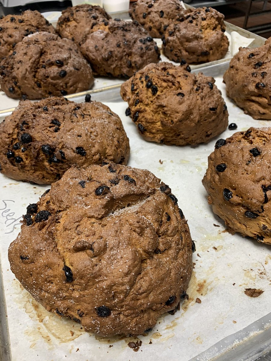 Different_Blend's tweet photo. Today is the last day to get our Irish Soda Bread! ☘️🍞🌈 

We are open until 5pm

#differentblendbakery #bakery #glutenfree #celiac #celiacdisease #irishsodabread #stpatricksday https://t.co/N7mH3SukM4