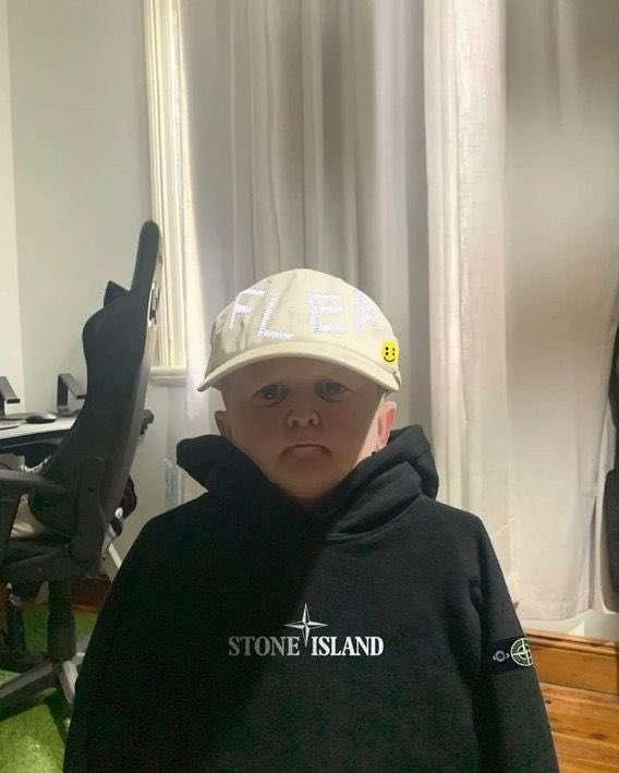 Debut de Hasbulla Esports en el <a href="/QLASH_App/">QLASH App</a>.

Capitanes
@Yisus02_ 
@frankpato08 

Jugadores
<a href="/Betfas/">Betfas</a> 
<a href="/DIEGO_94_94/">Diego</a> 
<a href="/CrArkan/">Arkan_CR</a> 
<a href="/YahirAyala10/">YahirꛕͲ</a>