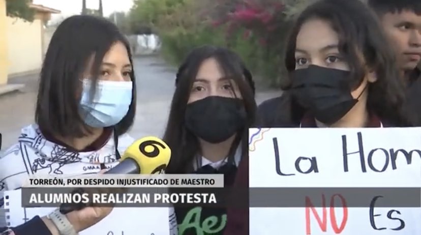 an_autumn_bird's tweet photo. De ninguna manera demerito la valiente protesta de los niños, pero es que escucho una y otra vez las palabras de Nahomi y sus compañeras contra la homofobia y con eso confirmo que el punk no ha muerto: son las morras. ❤️‍🔥 https://t.co/YTYlilSbjQ