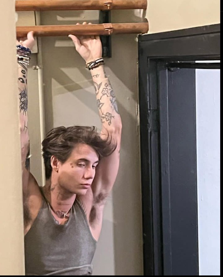 Hudssler_'s tweet image. sexi