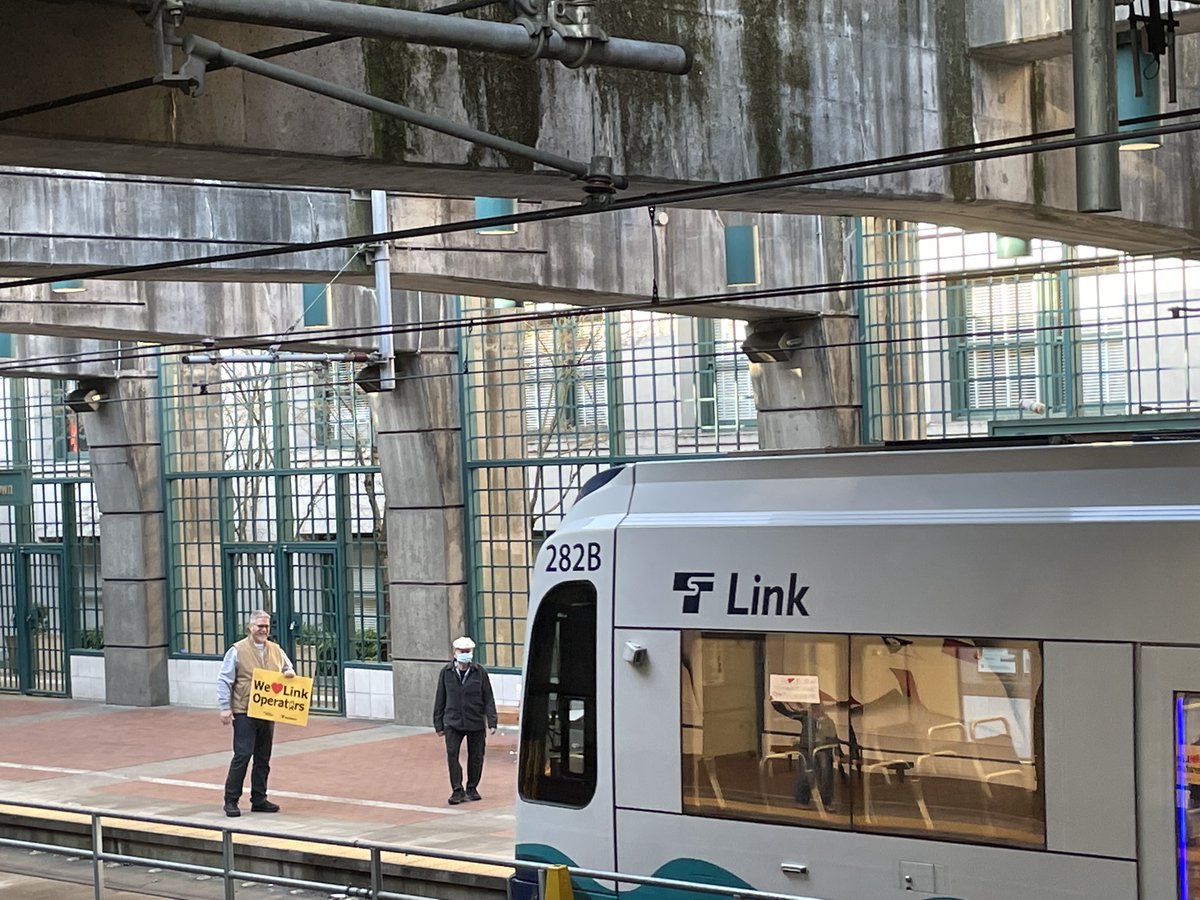 KingCountyMetro's tweet photo. Our community is stronger thanks to the public transportation network that serves people every single day. Thank you on Transit Operator Appreciation Day to Metro employees who operate @SoundTransit Link 1 Line and @SeattleDOT streetcar! #ThanksMetro https://t.co/nQnpprW7zg