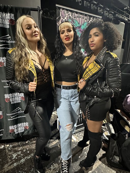The trios you never knew you needed 🐍🖤  Come see us at Icons of Wrestling in Philly until 3pm today https://t<a href="/tag/hotgirltwitch"class="tags"><span>#hotgirltwitch</span></a>