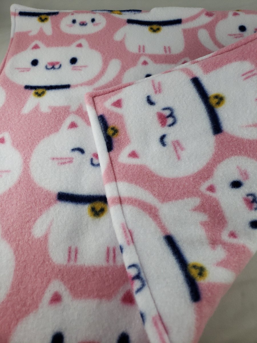 quilts_more's tweet image. White Cats On Pink Fleece Cat Mat, Kitty Blanket, Catnip Toy, Washable, Reversible, Play, Kitten, Feline, Cat Carrier Blanket Kitten Blanket tuppu.net/7ac7f8fb #Etsy #ImagineQuiltsAndMore #CatMat