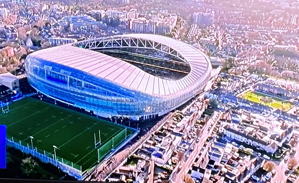 DavidSSport's tweet image. If you look closely, you can see the #Kin lads up to no good. #IRLvENG #SixNations