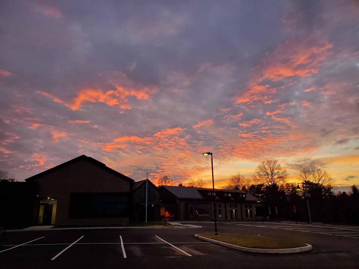 herstang's tweet photo. Gorgeous vibrant sunset over the office @BarryIsettAssoc ! https://t.co/Sg6z4tOuUq