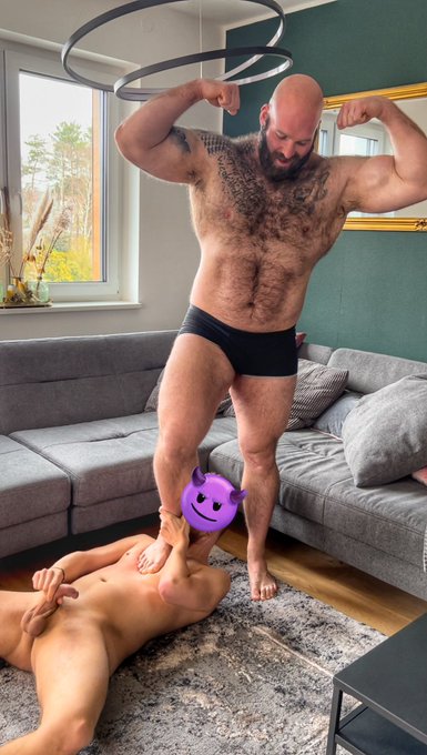 https://t.co/eXGhPNiNBY ⬆️ Watch me dominating my tiny friend🥵 cum for me or get squashed and kicked<a href="/tag/worship"class="tags"><span>#worship</span></a><a href="/tag/ballbusting"class="tags"><span>#ballbusting</span></a><a href="/tag/squashing"class="tags"><span>#squashing</span></a><a href="/tag/muscleworship"class="tags"><span>#muscleworship</span></a>