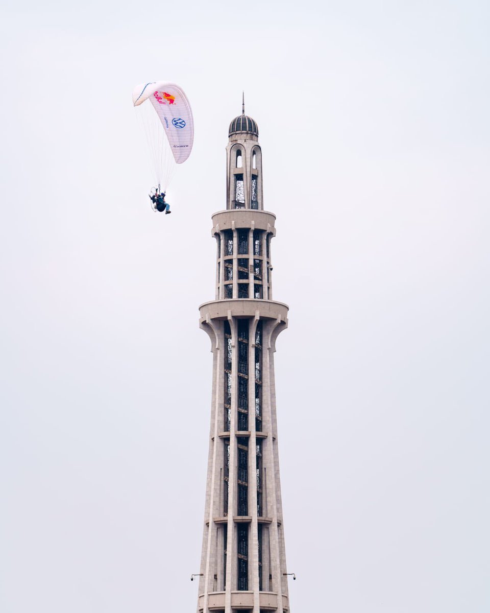 HariMirchein's tweet photo. It was the first time a paramotor stunt had been performed live on a cricket ground in PSL history, witnessed by thousands in attendance and millions on TV
#redbullpakistan #redbullpk #psl8 #redbullparamotorstunt #givesyouwings https://t.co/RWKoN0cmMt