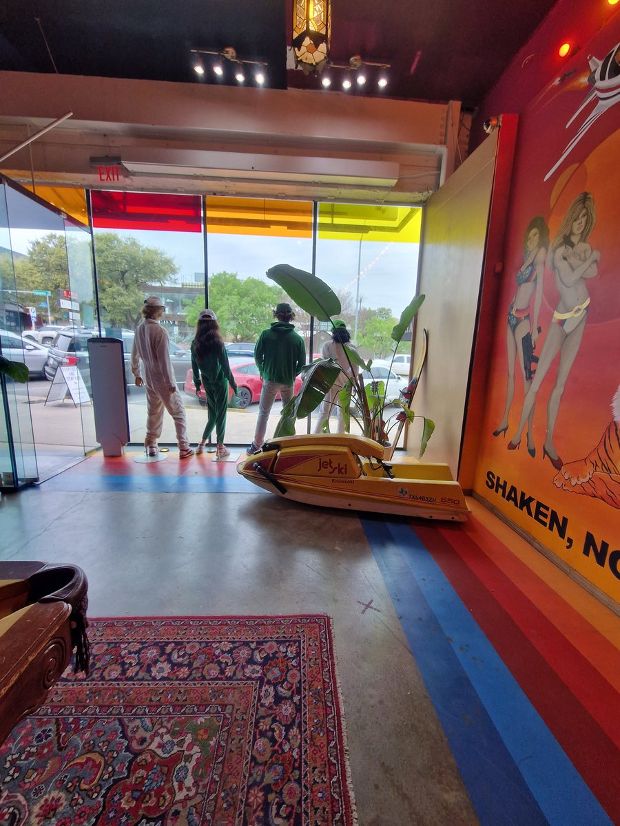 nincoroby's tweet photo. Love the design and spirit of @AviatorNation store in Austin... it makes you time travel to the 70's... #retail #experience #SXSW23ECH #store https://t.co/s8DxUr0A8b