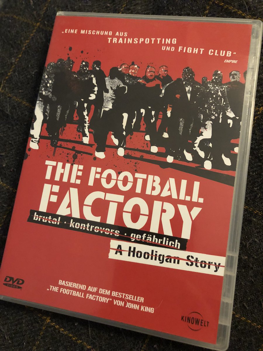 Stefan_Gargi's tweet photo. Heut is Kinoabend!🍿
Für mich nach wie vor der beste Genre-Film!✅ Nur Ur-West Ham Danny #Dyer als Chelsea Hool ist und bleibt wirklich weird!😅
#TheFootballFactory #FootballFilms https://t.co/jRVgXKZ1LM