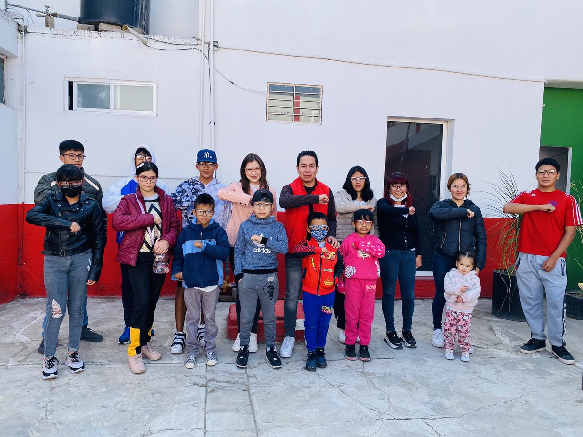 canekjorge1's tweet photo. Agradezco a la diputada Gretel González y a la Mtra. Virginia Garcia por el apoyo y la gestión de lentes gratuitos.
En MORSE Chicoloapan sabemos que en la #DefensaEdoMex es necesario tener una buena visión de los niños y jóvenes que nos guiarán en el futuro.
@AlejandraDMV https://t.co/CH2LMkVfxU