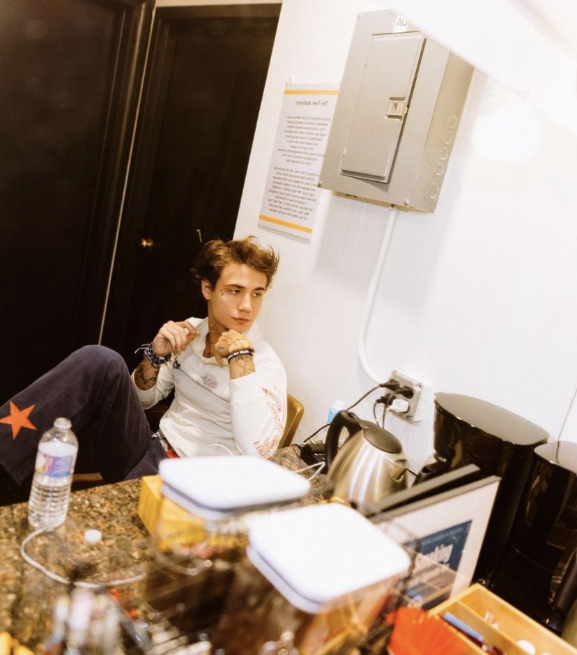 wrnjxdn's tweet image. hot hot hot