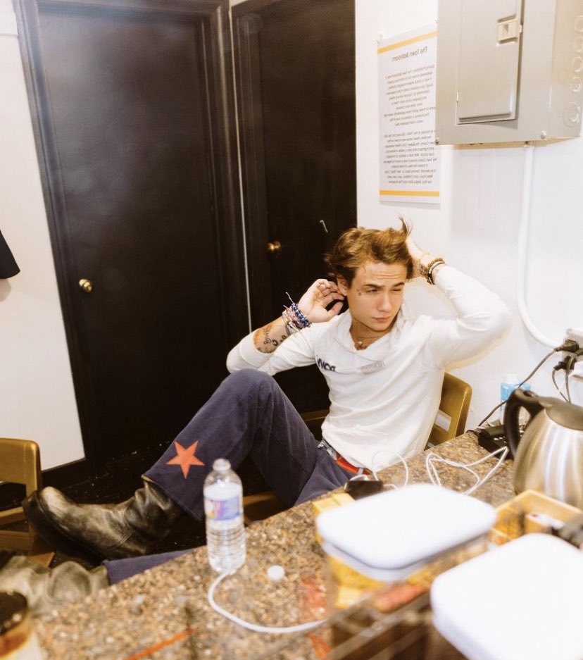 wrnjxdn's tweet image. hot hot hot