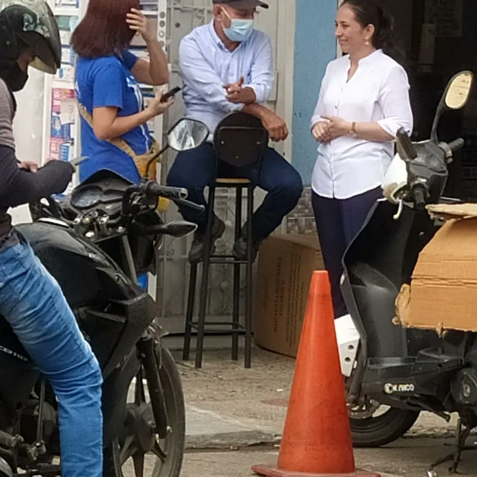 ED_MauricioM's tweet photo. #MiSaludEs Prioridad para el @PartidoMIRA desde el Distrito de Barrancabermeja nos encontramos realizando la encuensta a la salud para conocer la percepción de los Barranqueños.
@Virguez
@AnaPaolaAgudelo 
@carlos_guevara 
@irmalherrera 
@AlveiroPB 
@RamirezAquiles https://t.co/FfY7OnULLc