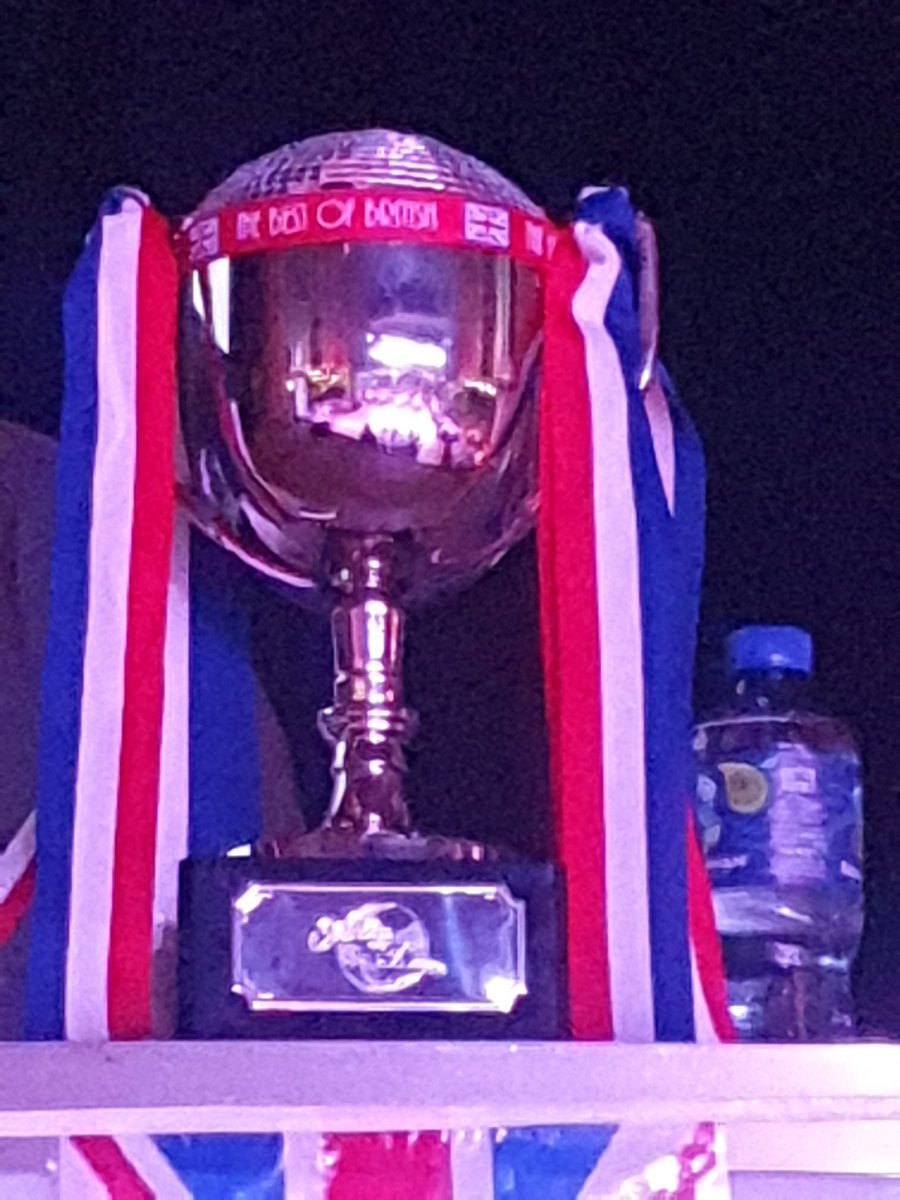 ShellStyan's tweet image. Amazing Evening last night supporting @willowwoodh at their Strictly Dance Event. With special thanks to Timpson for donating our winner's trophy and dancer's medals @JamesTCobbler @TimpsonNews