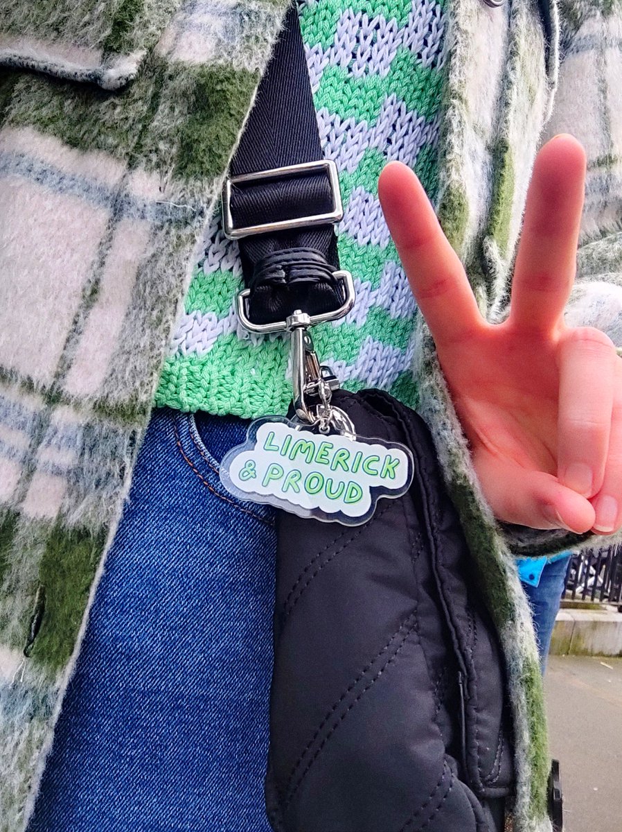 🇳🇬 Wearing my new keychain proudly!

I ran around town (like a mad-woman) yesterday looking for some photo opportunities. We have some iconic architecture and scenery for sure! #luimneachabu 

Available on SCRIBBLYROOK.com 📍