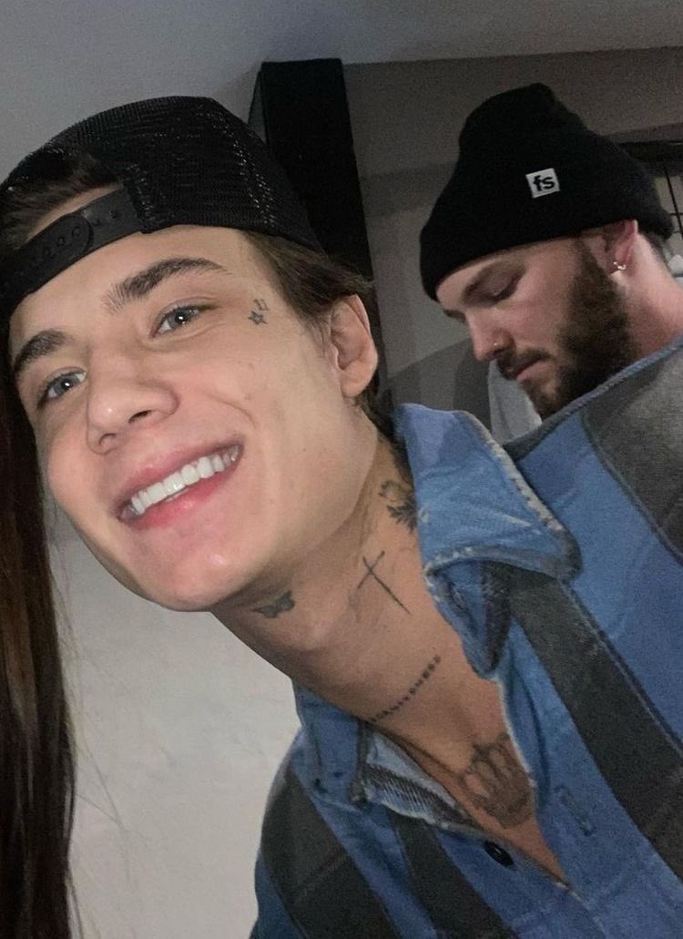 wrnjxdn's tweet image. the smile.