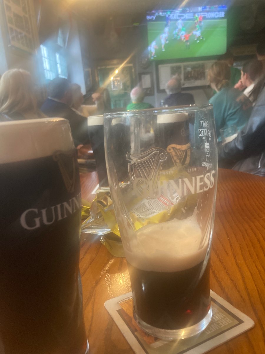 LydiaStott's tweet photo. Rugby, Guinness, Tayto crisps 

A good Saturday https://t.co/mZHz34gS7l