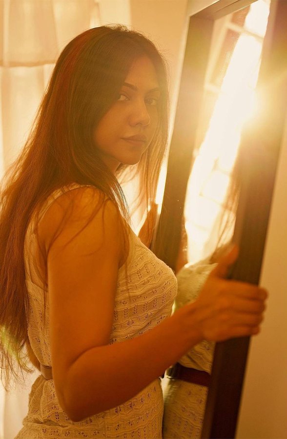 FrhH9GuX0AA-QQL?format=jpg&name=900x900