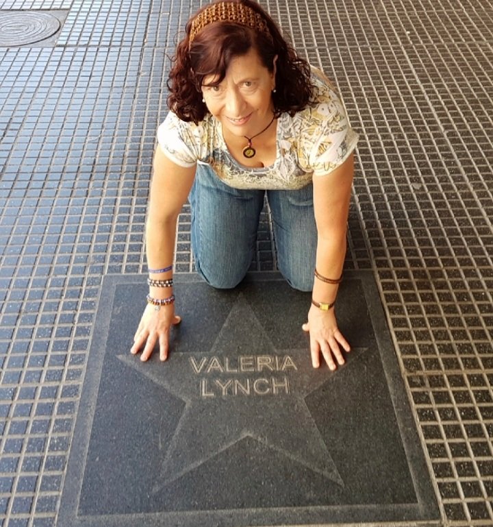 MarcelaMoch's tweet photo. FElIZ DÍA DEL FAN @valerialynch TE QUIEROOOOOOOOOOO!!!! https://t.co/vSwI5ULJPo