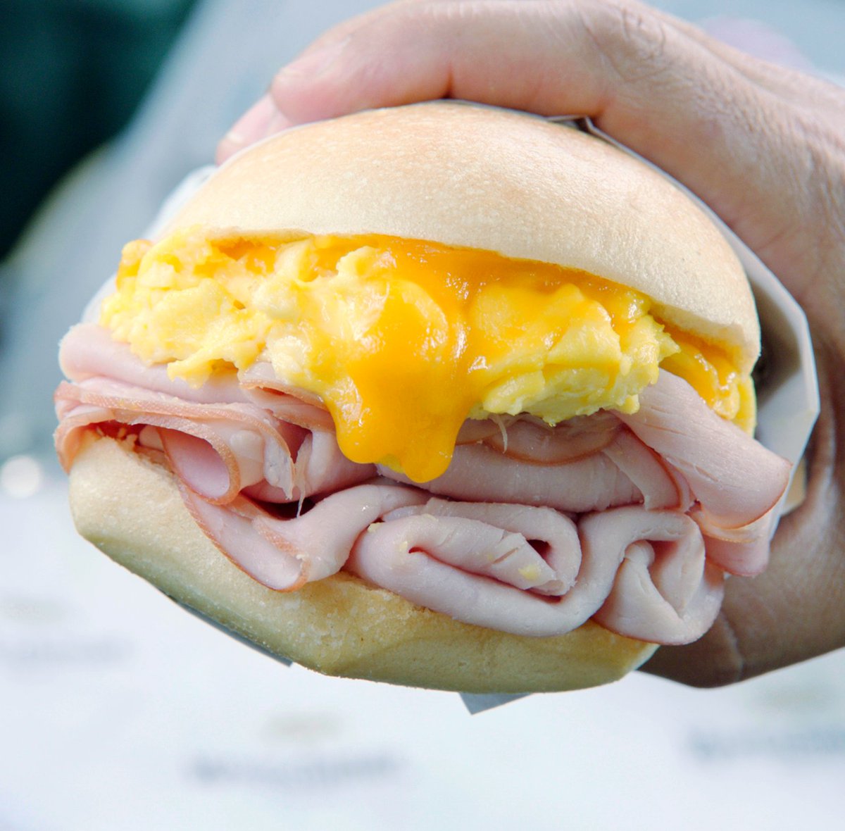 KretschmarDeli's tweet photo. Egg, Ham &amp; Cheese? Yes, please! Make every sandwich premium when you layer in Kretschmar Deli meat! Shop your favorites at the link in our bio 🙌 

#recipe #homemade #dinners #elevateyourtaste #easyrecipe #KretschmarDeli https://t.co/g95co08fZH