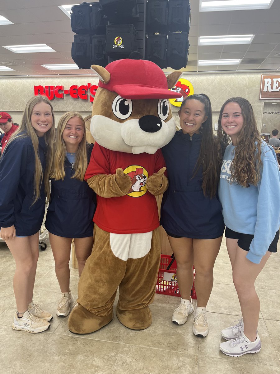 Sharks + Bucee = ❤️

#FinsUpForever | #Bucees