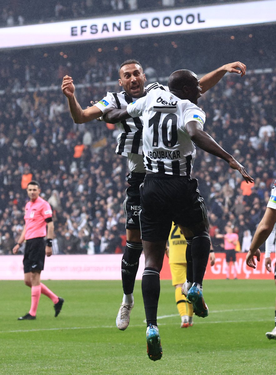 Besiktas's tweet photo. 😎🤙🏿

#BJKvİST https://t.co/VRPoAk3Etu