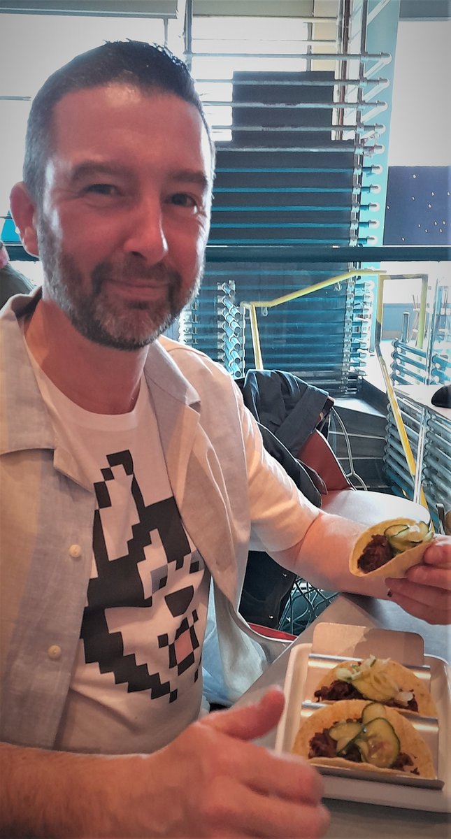 KayleGarkut's tweet photo. Birthday grub in the 'Diff @wahaca
Cheers!
🌮🍻🎂🎉🥳
#birthday #tacos #hosky #squarenumber #fortynine https://t.co/AN6MklgdPs
