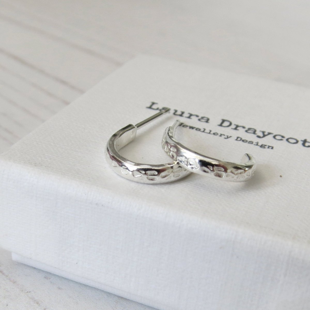 draycottdesigns's tweet photo. Spring sale. 15% off all earrings in my #etsyshop #silverjewellery #handmadegifts #springsale #shopsmall https://t.co/yHbByBxjmp