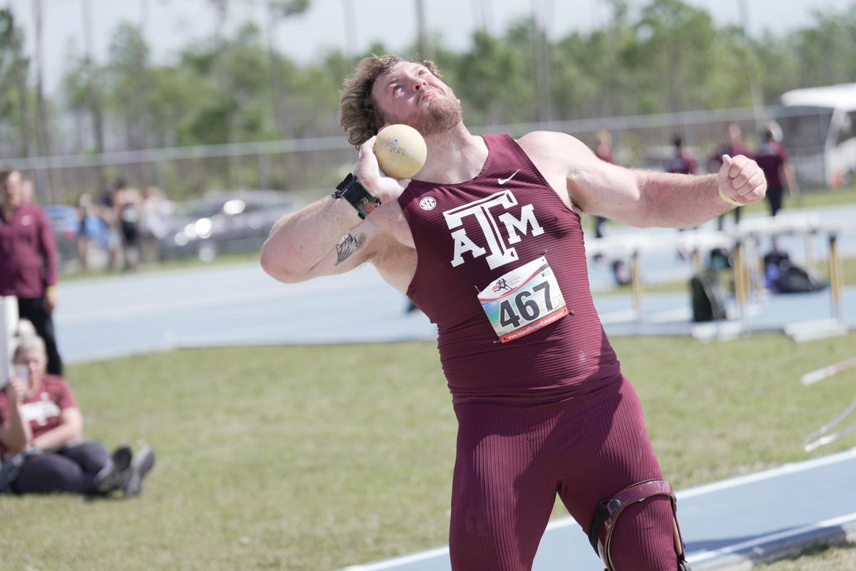 Bryce Foster wins the men's shot put competition, tossing 62-8.75/19.12m 👍

#GigEm | <a href="/BryceFoster5/">Bryce Foster</a>