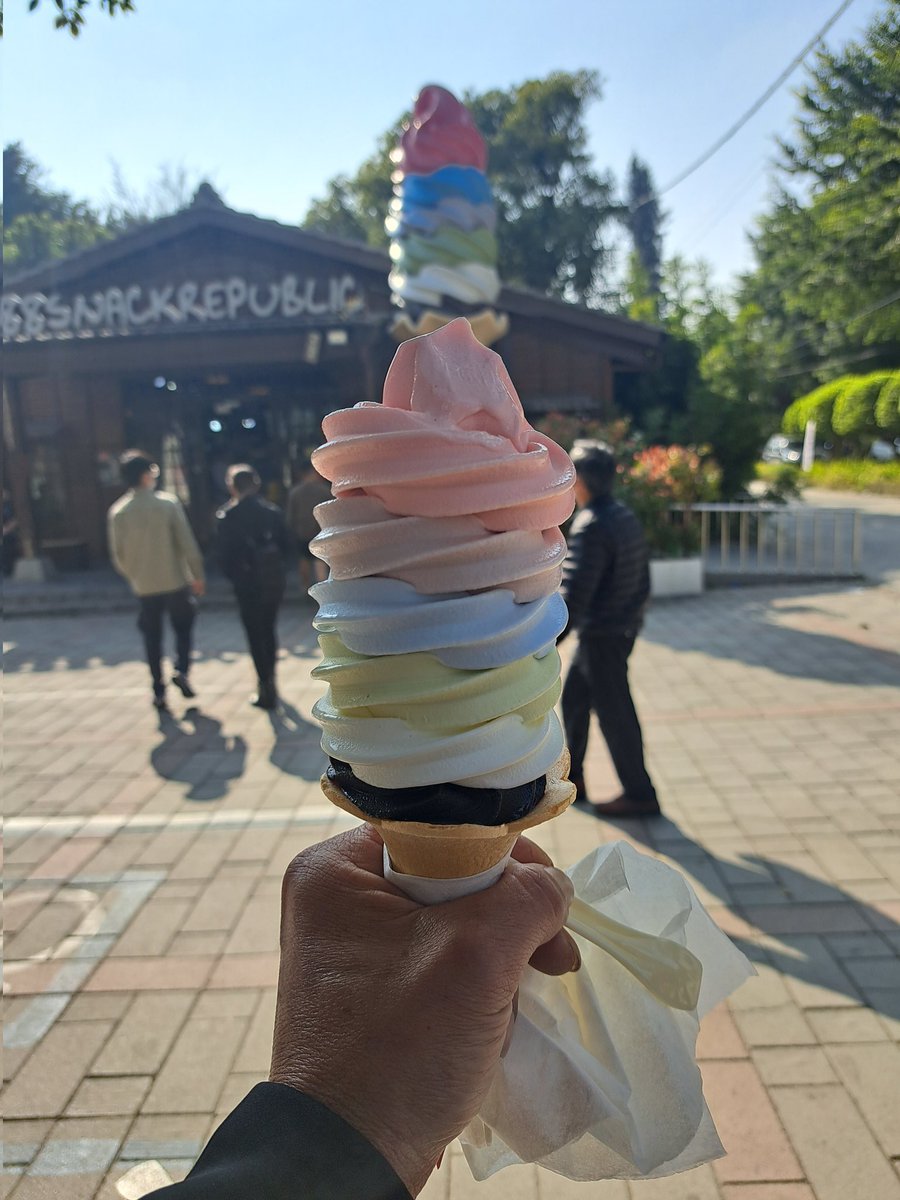 么叭吵🫸👀🦻 tweet media