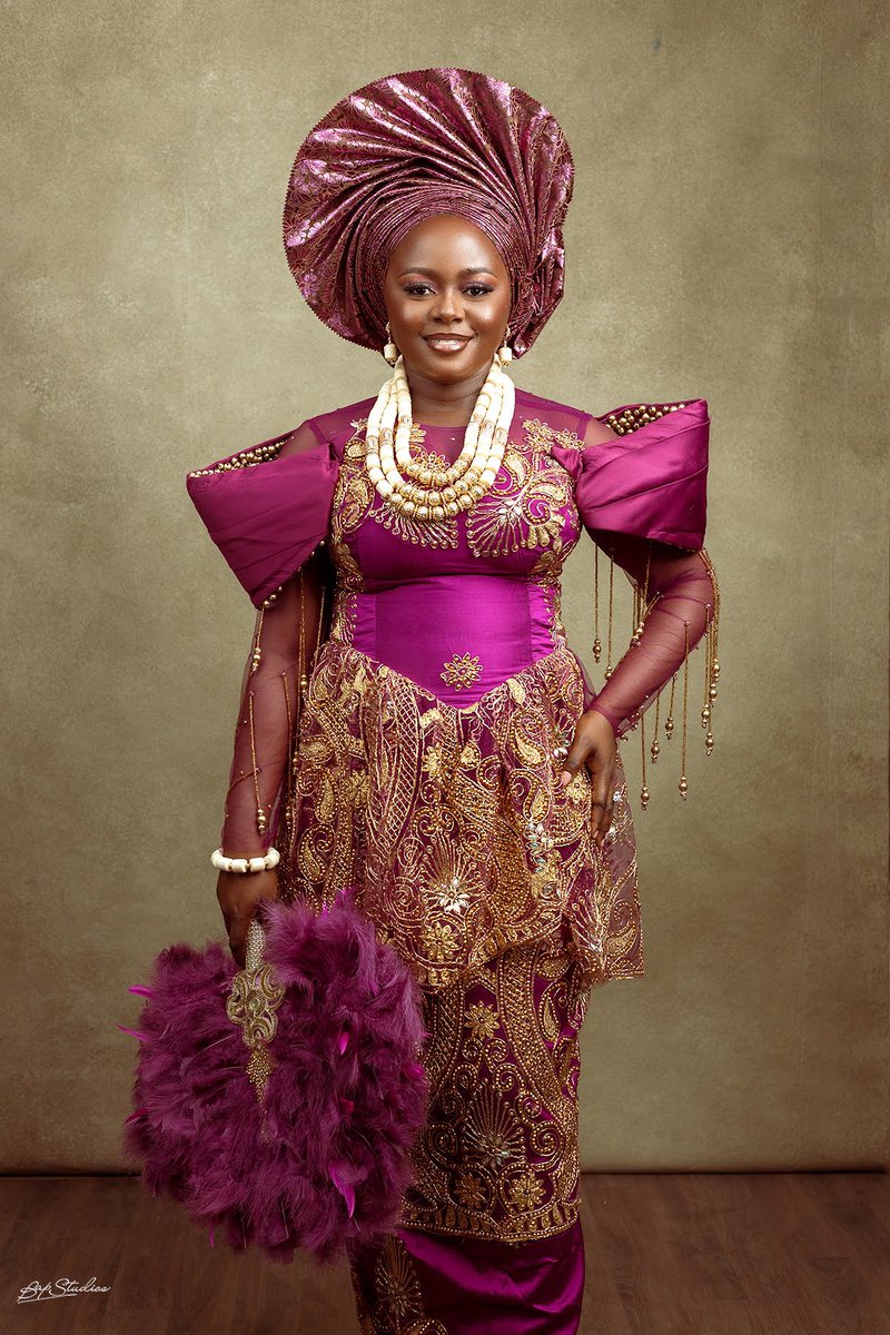 oadefisayo's tweet image. The not BTS images 😀 #traditionalbridalphotoshoot