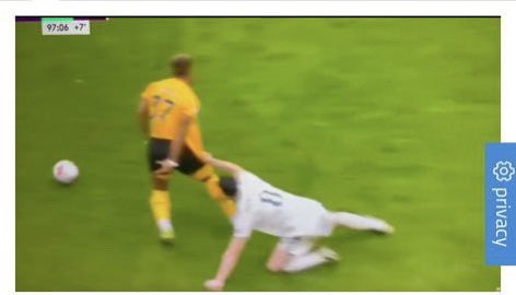 steward1989's tweet photo. No foul ….. 😑 #wwfc https://t.co/N3nali3PbT