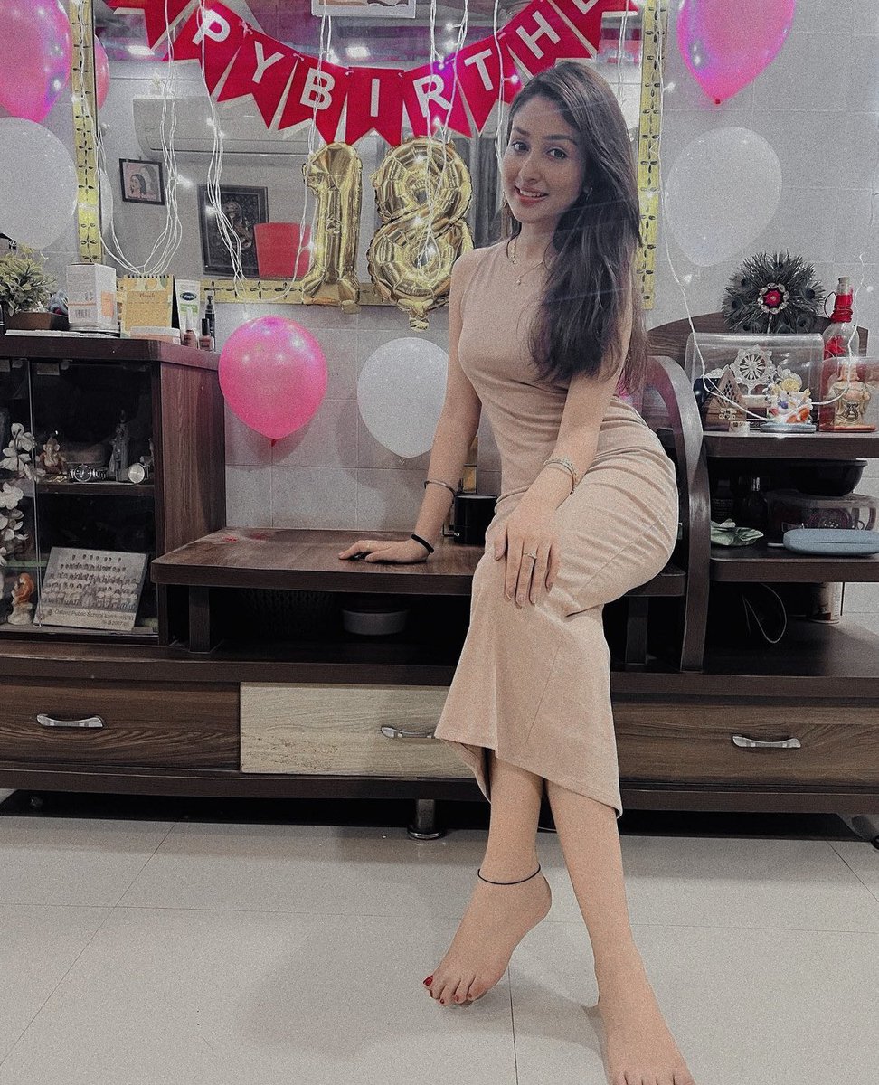 pakezaah's tweet photo. we’ve basically seen her grow up🥺✨ https://t.co/ZZjOy1uaEV