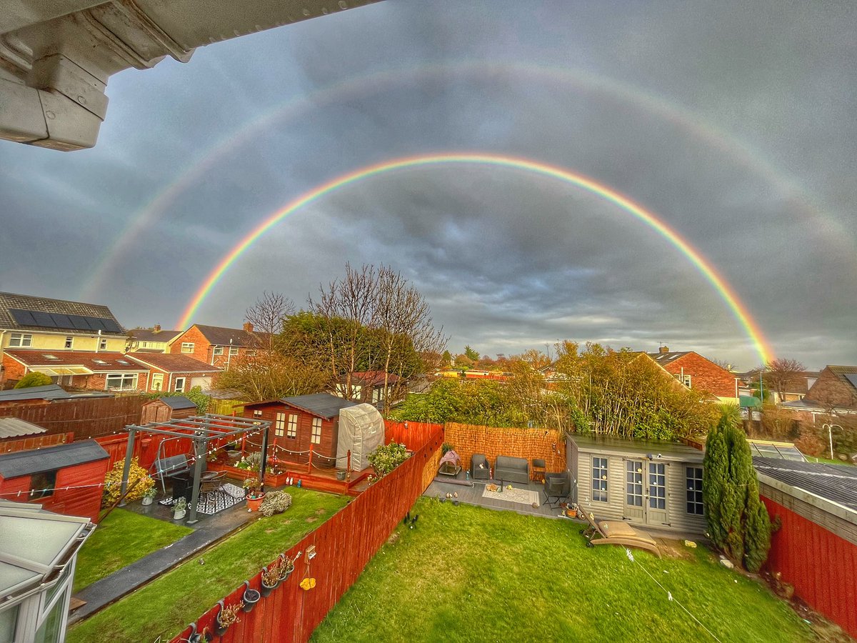 Duxy68's tweet photo. @Ross_Hutchinson @itvtynetees  wow where is me pot of gold. https://t.co/k4DM1iV7HA