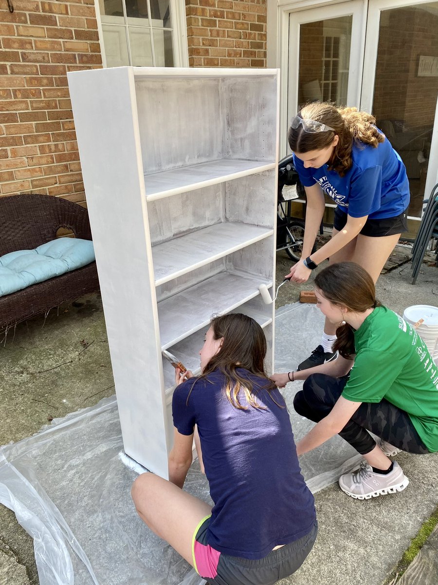 ICareAtlanta's tweet image. We would like to thank the Dunwoody Girl Scout Troop 15501 for choosing I Care Atlanta to build their Giving Library. 
Families are welcomed to stop by the food pantry and pick out a book for their kids.