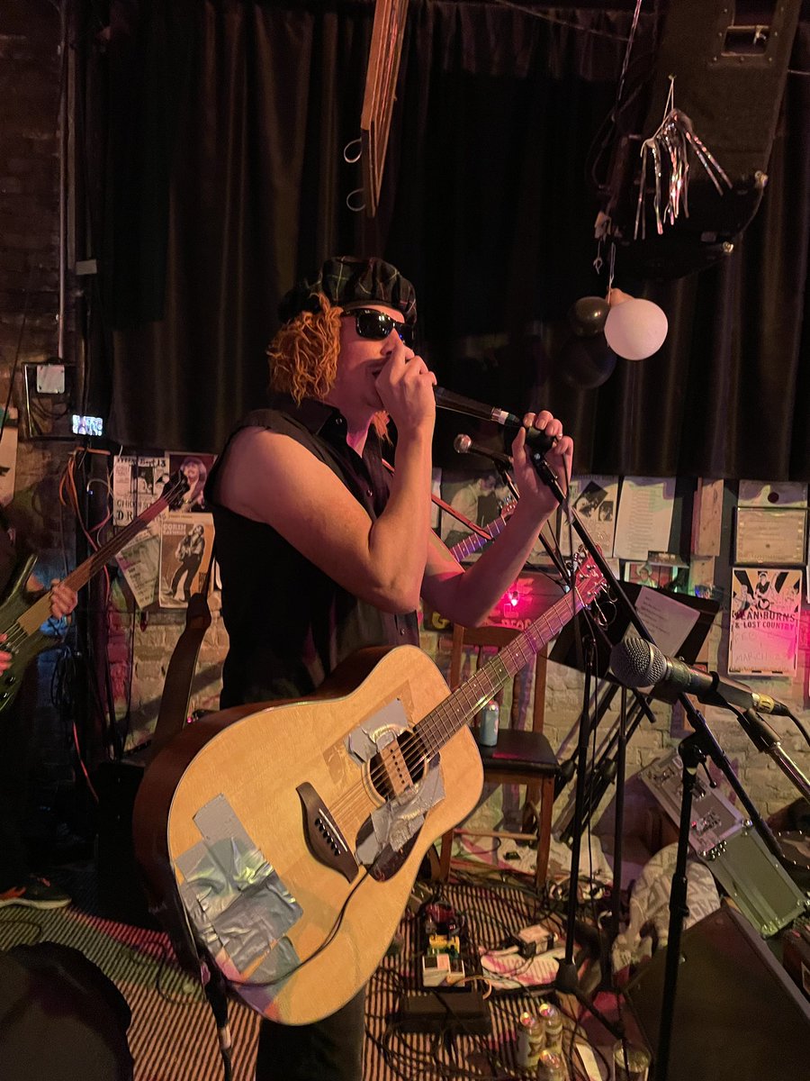 PennerCory's tweet photo. Last night was a blast! I still can’t believe we sold out and packed the joint! #stpaddysday #tarbenders #timeschanged https://t.co/RjHmhOhMnh