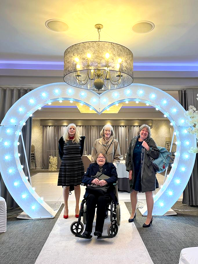 Paisley Opera tweet media