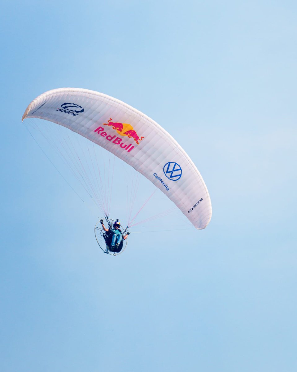 Noumaan22's tweet photo. The PSL8 concluded with an incredible display from Red Bull athlete Horacio Llorens.
#redbullpakistan #redbullpk #psl8 #redbullparamotorstunt #givesyouwings https://t.co/mrgpClpD81