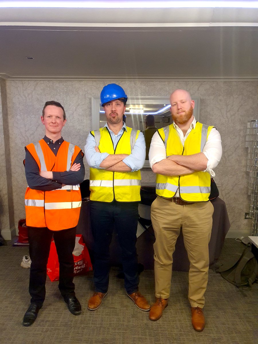 Last night we returned to Ingliston to sing a few of our favourite tunes at the Provost Community Awards Ceremony! 🤩 It was a pleasure to sing to such a well-deserving crowd 💞 Congratulations to all of the award winners! 🥳 
#PassionNotPosh