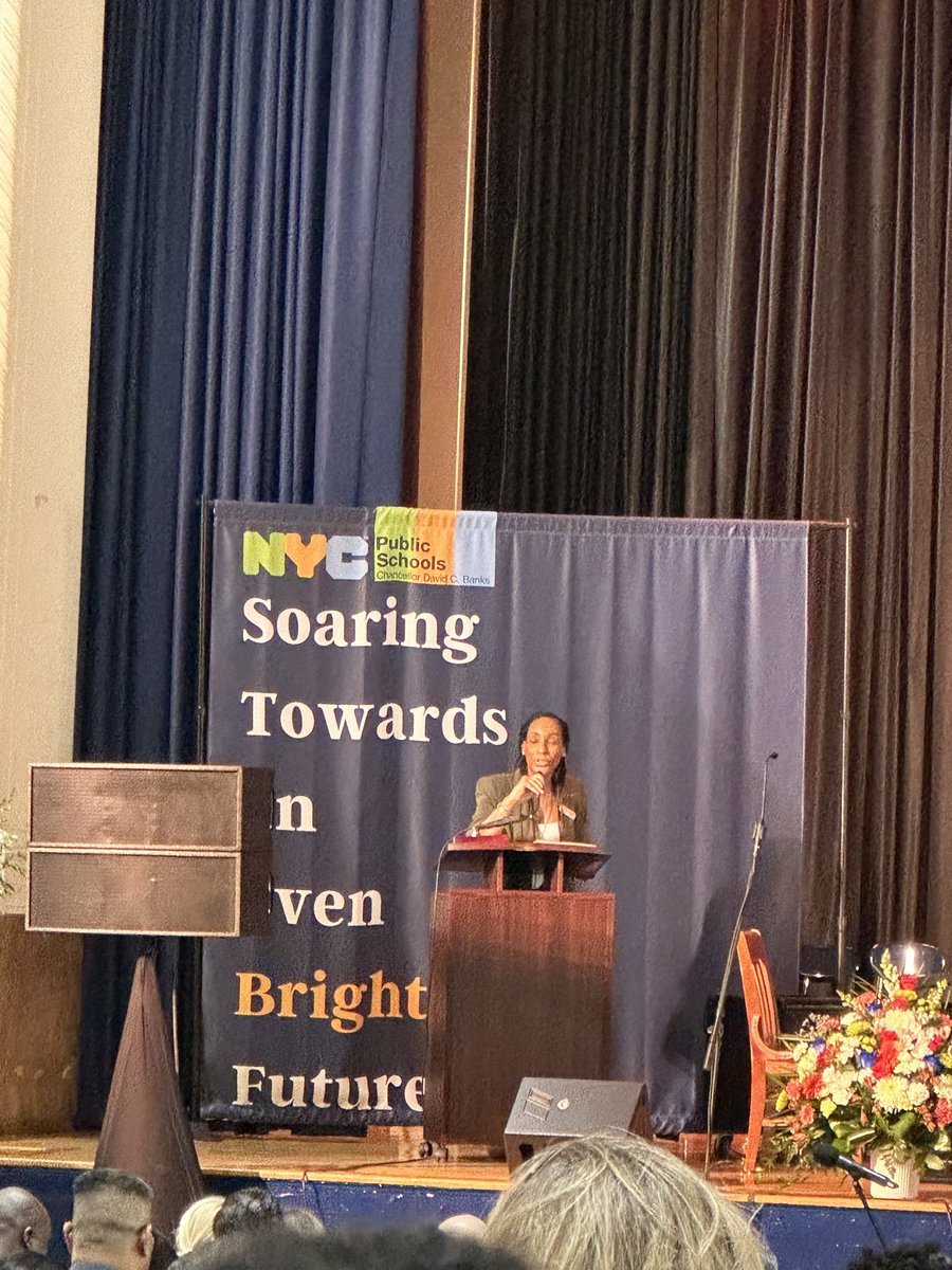 DrDeniseDAnna's tweet photo. Principals ensuring bright starts and bold futures! #d75strong @D75Office @CSAD75 @DOEChancellor https://t.co/c8qvy2lKqU