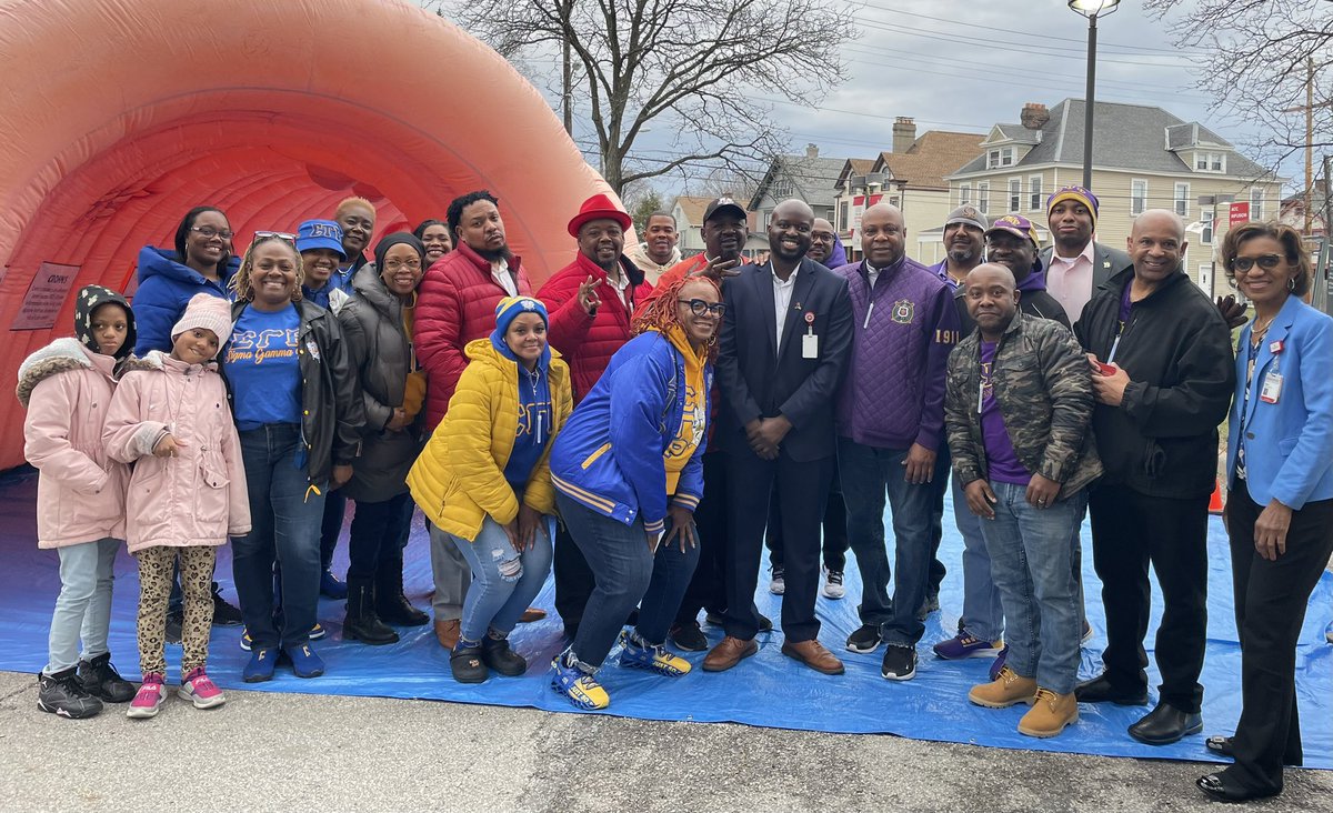 GIPapachristou's tweet photo. ✅ Last Wednesday, we honored #colorectalcancerawareness month! ✅ @SamAkinyeyeMD &amp; other #CRC providers spent time with community members at University Hospital East. @APNDMD @SheskeyTaylor_ @Jackiethia #OSUGHNDivision @AmCollegeGastro @AmerGastroAssn @OSUWexMed @OSUCCC_James https://t.co/t7ssNUJIKn