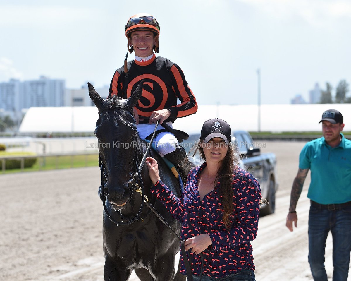 videohipico's tweet photo. Vigil Anna runs down her competition to score in the second race for trainer @AckerStables, back to back victories for @Tyler_Gaff! #GulfstreamPark #ChampionshipMeet

Vigil Anna liquida a su competencia para triunfar en la segunda carrera para Scott Acker, victorias consecutivas para Tyler Gaffalione!