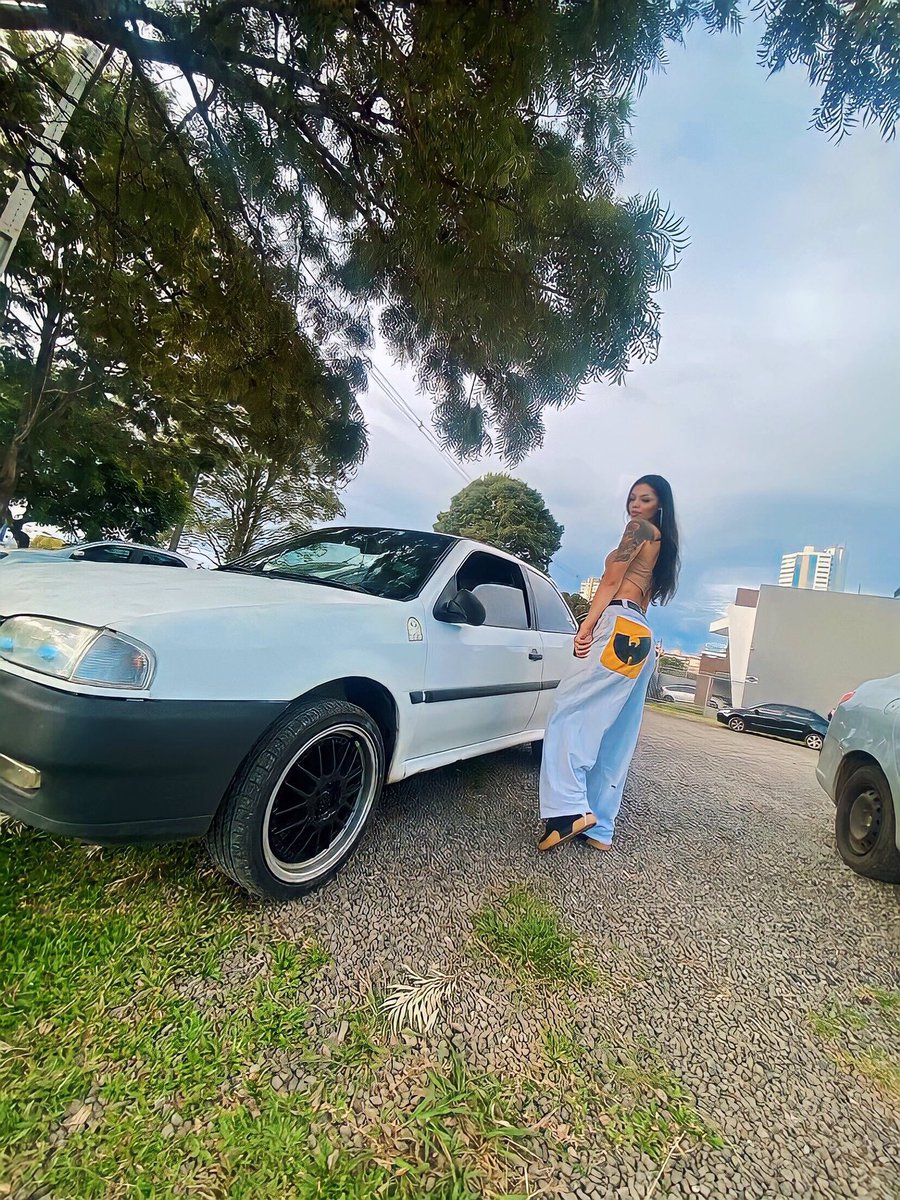 BDoardo's tweet image. Eu e meu bb num book