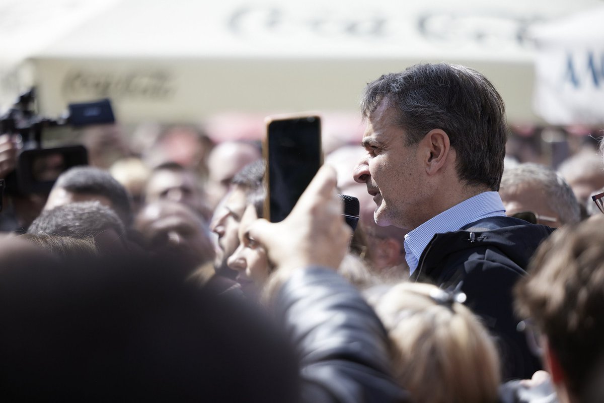 YSmyrlis's tweet photo. Στο Μαρούσι με τον @PrimeministerGR &amp; Πρόεδρο της @neademokratia @kmitsotakis «Θα μάθουμε από τα λάθη μας και θα προχωρήσουμε μπροστά, αλλά ο δρόμος είναι ένας. Και τον δρόμο της προκοπής για την πατρίδα,…μόνο η μεγάλη μας παράταξη, η Νέα Δημοκρατία, μπορεί να τον εγγυηθεί.» https://t.co/912e9Yw6Le