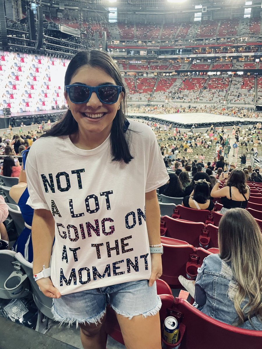 kelly_procida's tweet photo. I had the time of my life chasing dragons with you these past 16 years! It was enchanting to be at opening night with you @taylorswift13! See you at Midnight! 💕✨💕 @taylornation13 #GlendaleTSTheErasTour https://t.co/3dRHlV8c5q