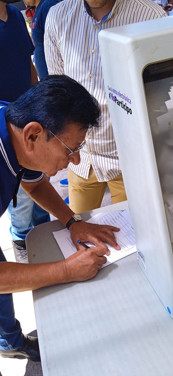 OficialAlcalde's tweet photo. Gracias por su apoyo en estas elecciones para consejo social.
Nuestra planilla, la azul, de la Asociación Civil de Vecinos y Comercios de Alcalde Barranquitas AC resultó electa.
Esto refrenda y legitima nuestro compromiso que tenemos hacia la colonia.
@GuadalajaraGob
@PabloLemusN https://t.co/nmeSCPbhaG