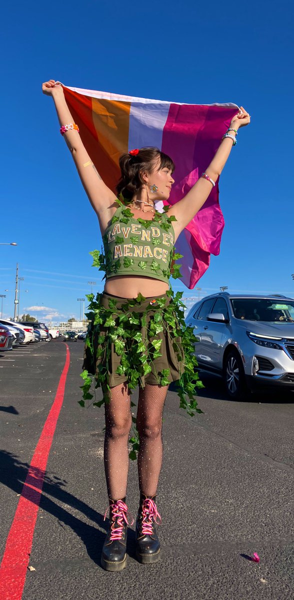 girl pisser 💡 tweet media